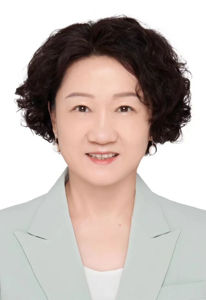 罗霞